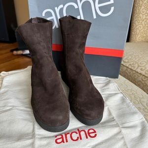 Arche Bradip Nubuck Ankel Booties Truffel 39